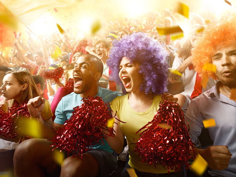 比赛中一幕幕经典瞬间，球迷欢呼雀跃的简单介绍